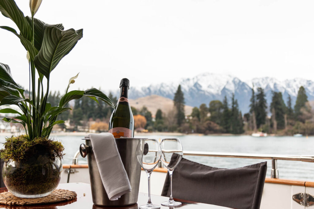 Eichardt's Private Hotel Queenstown - Signature experiences - Oyster and champagne cruise